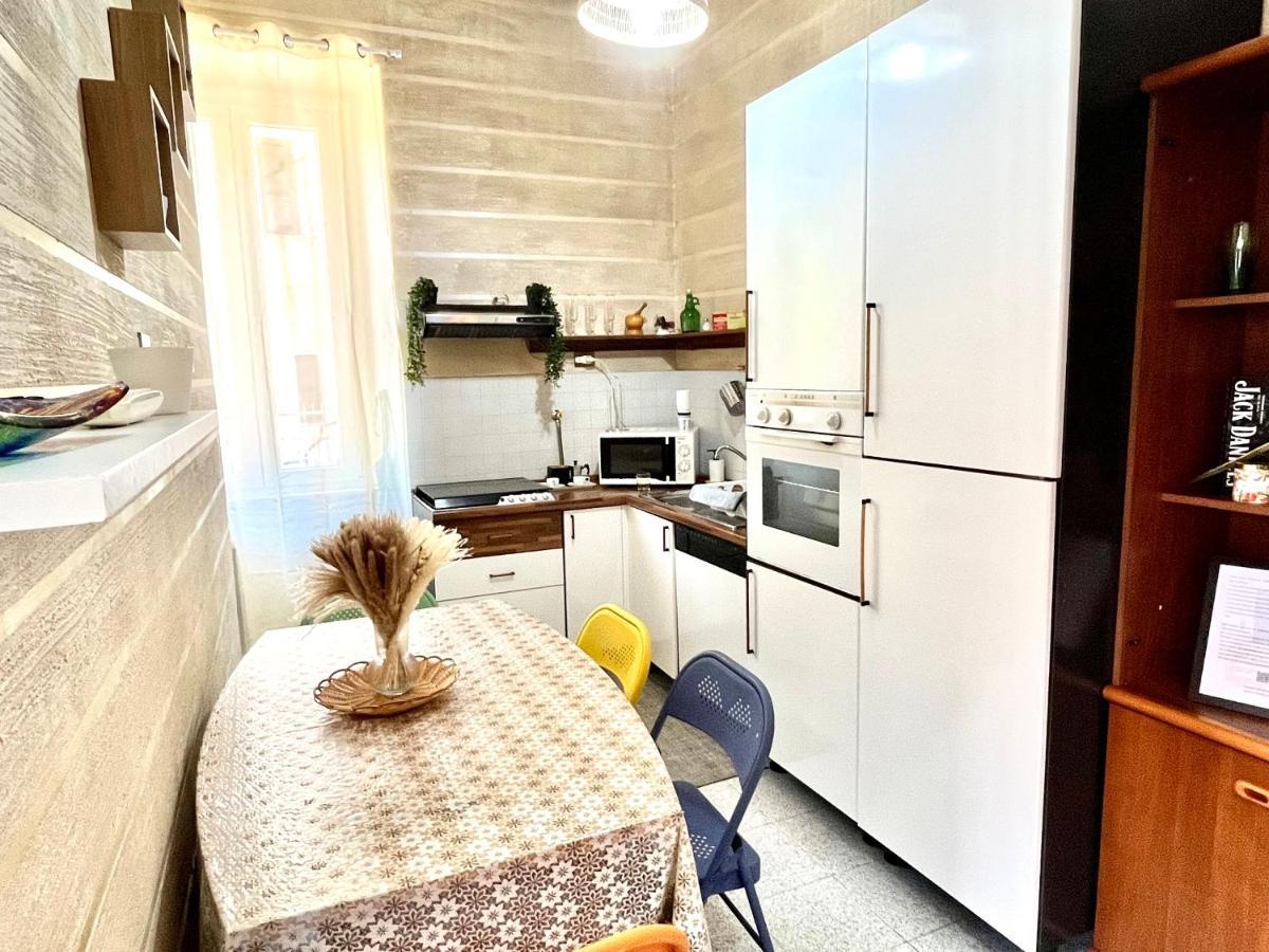 Romuhouse Economy Apartment Metro B Zewnętrze zdjęcie