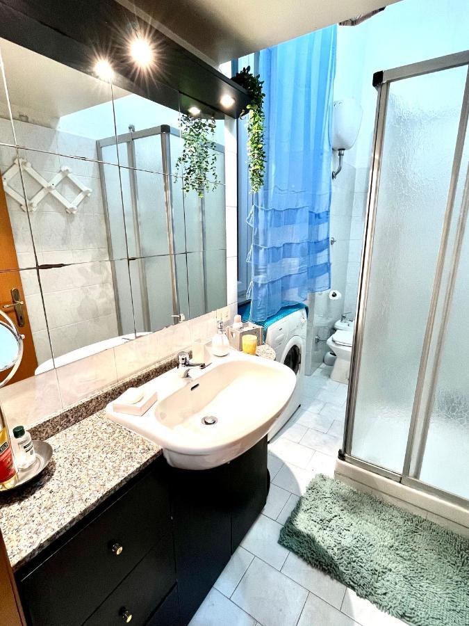 Romuhouse Economy Apartment Metro B Zewnętrze zdjęcie